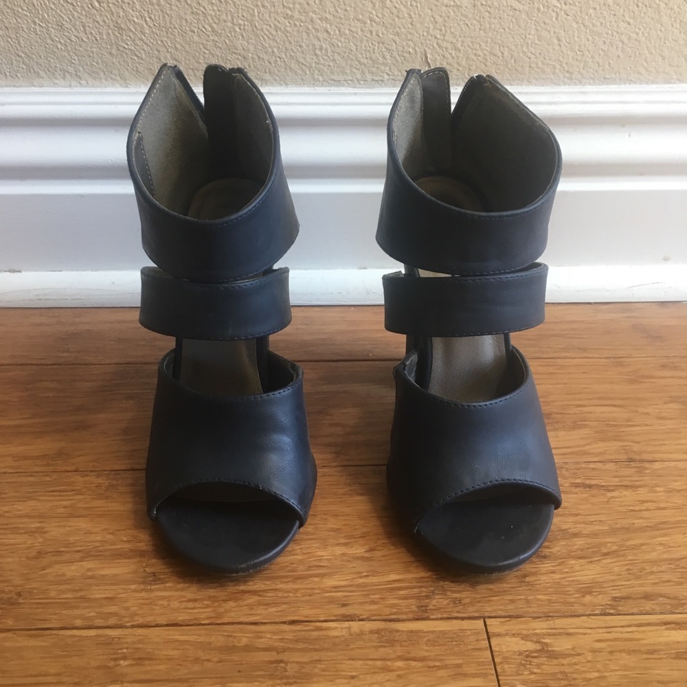 Michael Antonio navy block heels